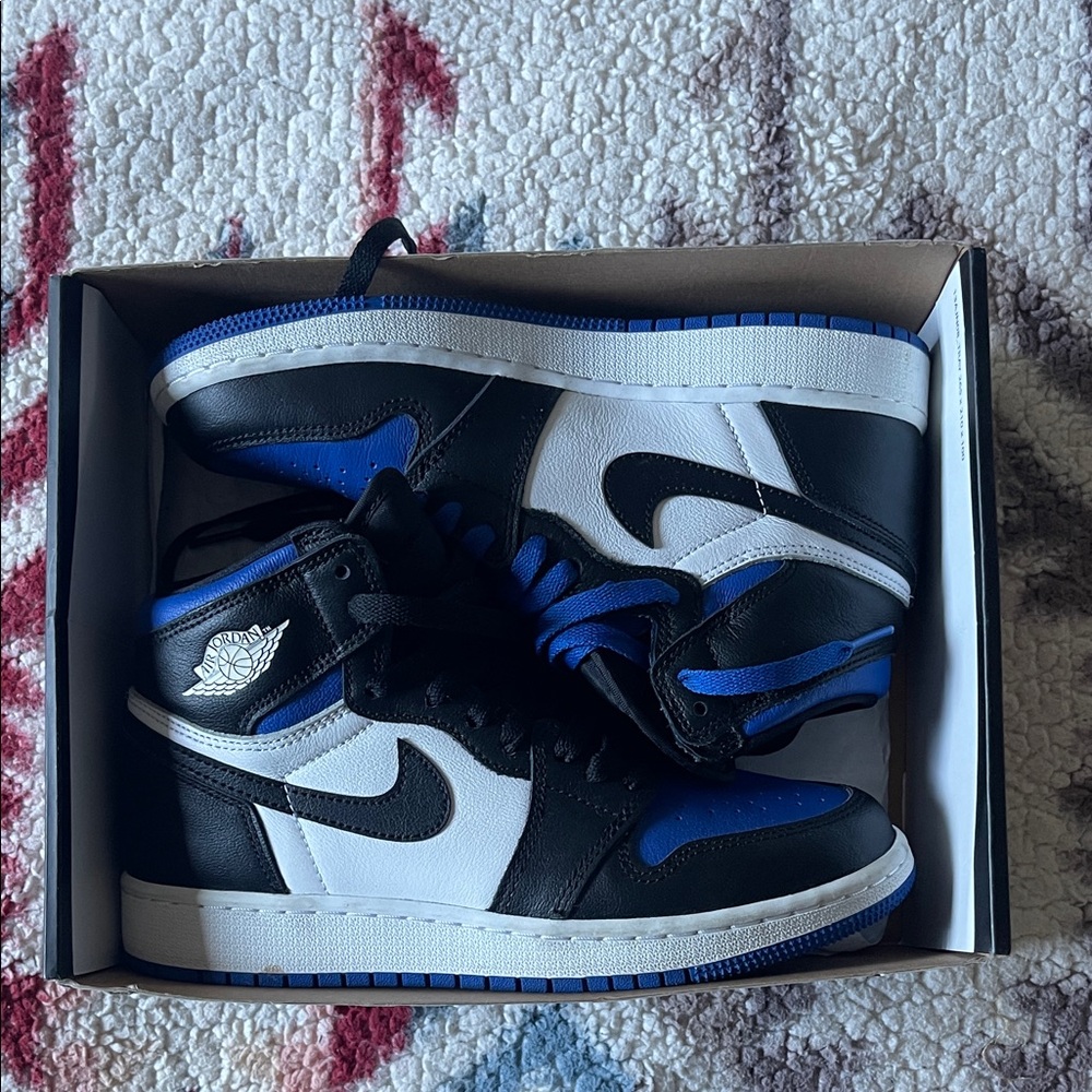 💜 Nike Air Jordan 1 Retro High OG "Royal Toe" sneaker